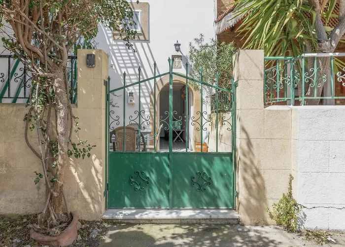 Sophias House * Malona Village